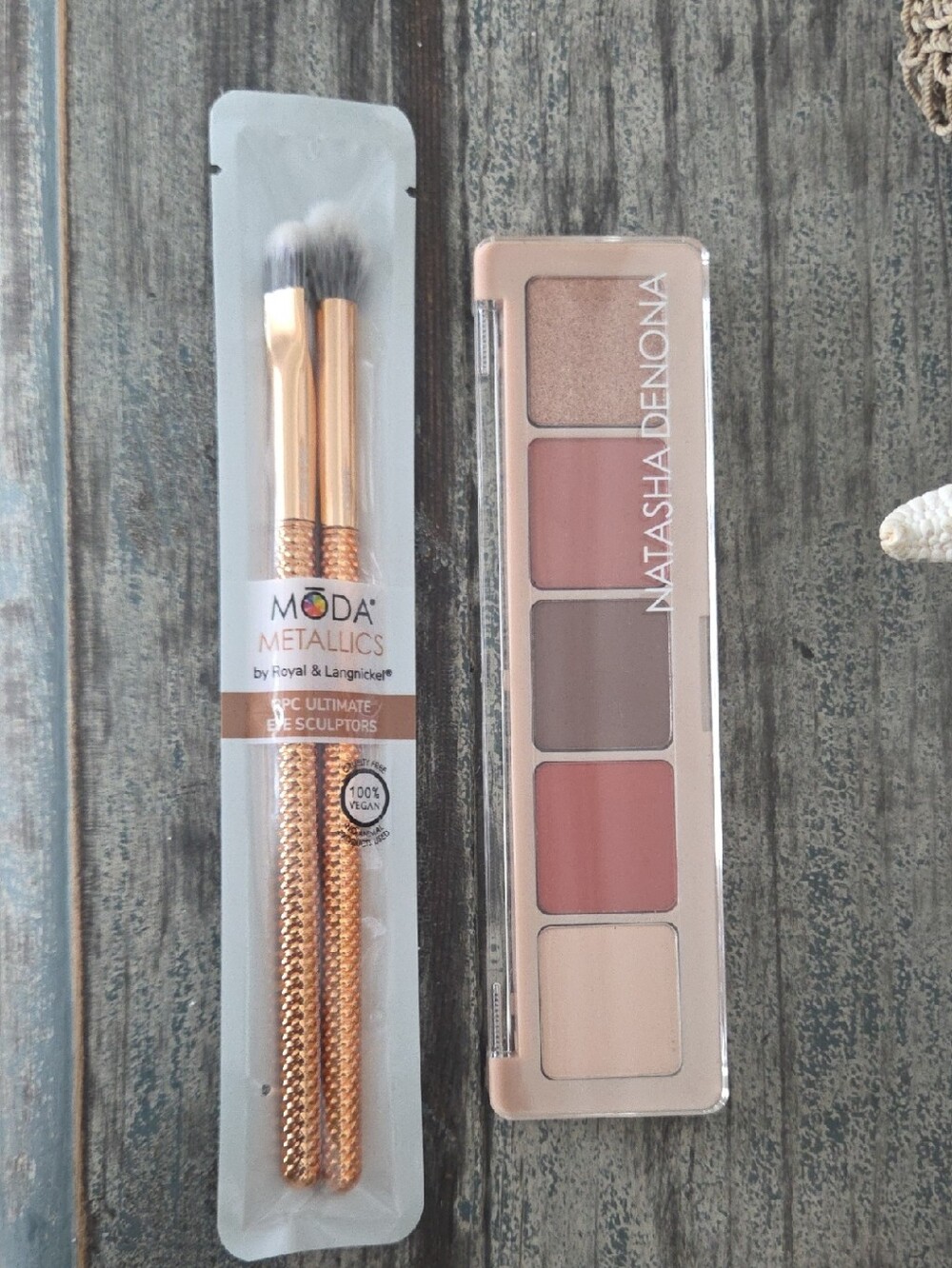 Natasha Denona Rose Nude Eyeshadow Palette with MODA Brushes